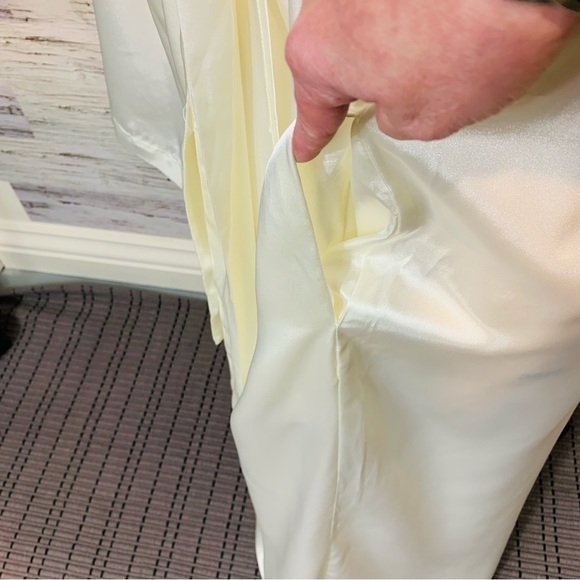 VERSAILLES Satiny Lace Off White Flowy Luxurious Long Dressing Gown Kimono Sz L - Picture 11 of 17